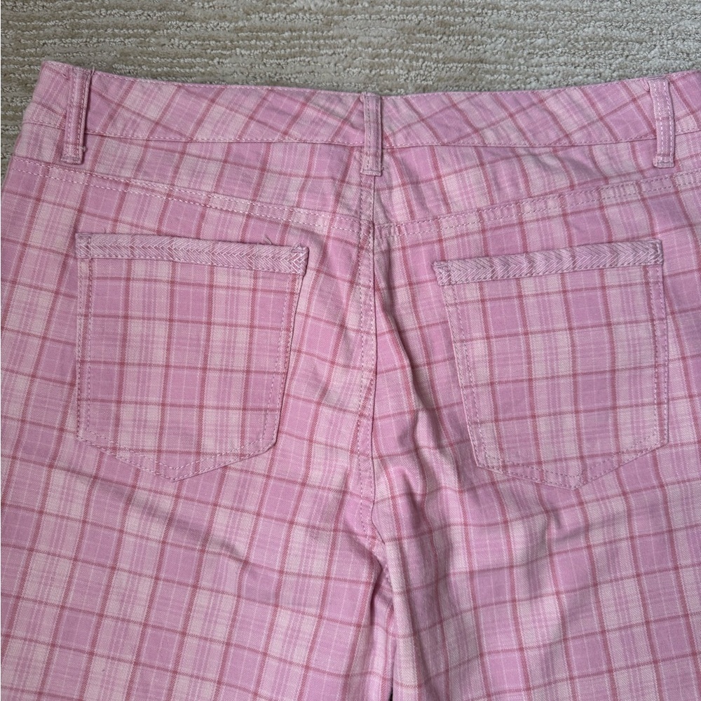 Bandolino Pink Flat Front Shorts with Plaid Pattern - Picture 7 of 7